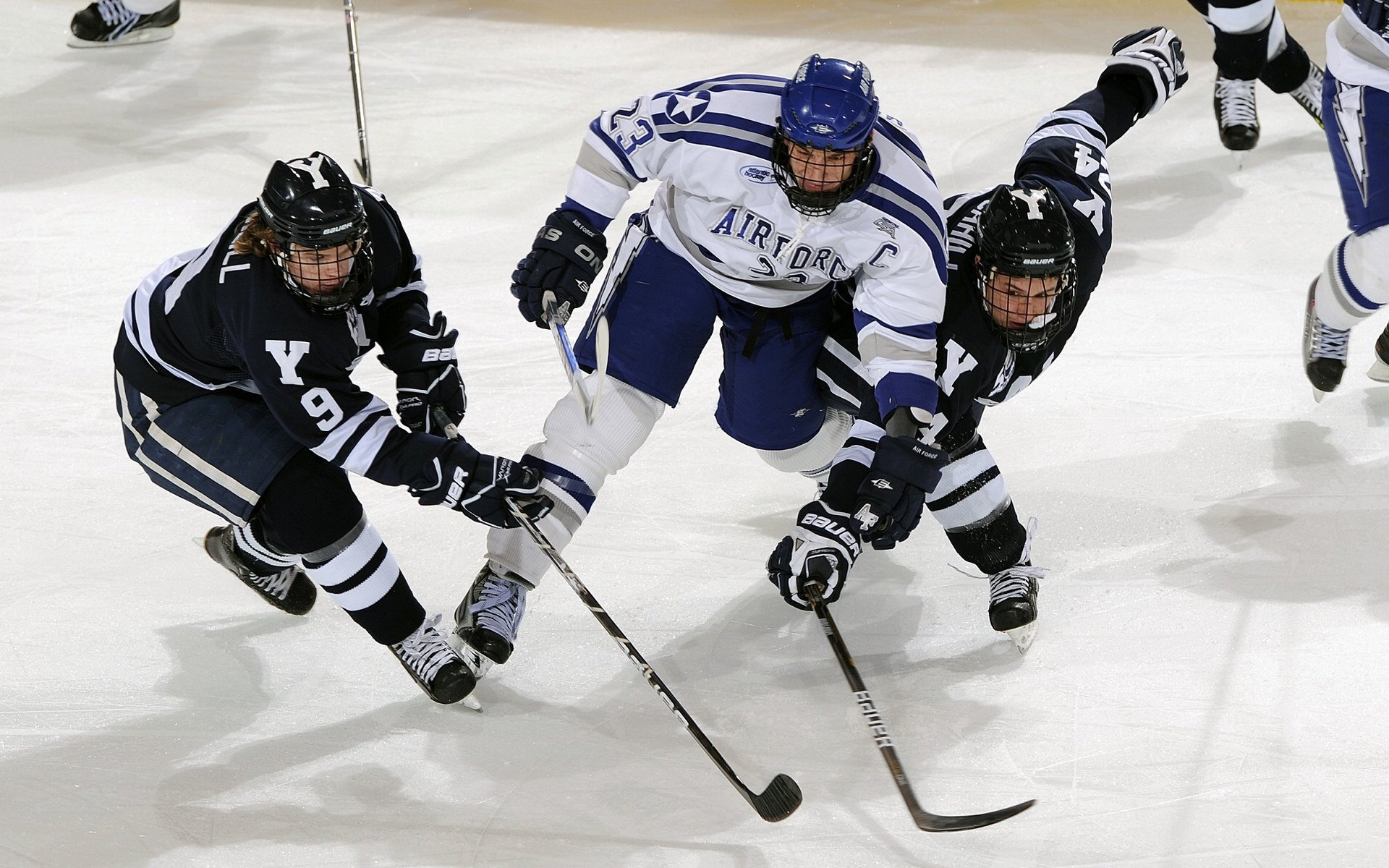 西甲裁判吹罚尺度演变对比赛节奏的微观影响研究，足球裁判吹罚
